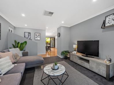 10 Satin Way, Innaloo WA 6018
