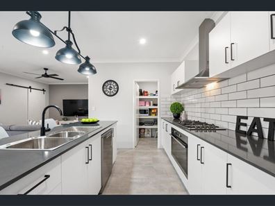 17 Grazier Way, Ellenbrook WA 6069