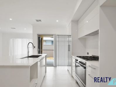 5 Hann Way, Mandogalup WA 6167