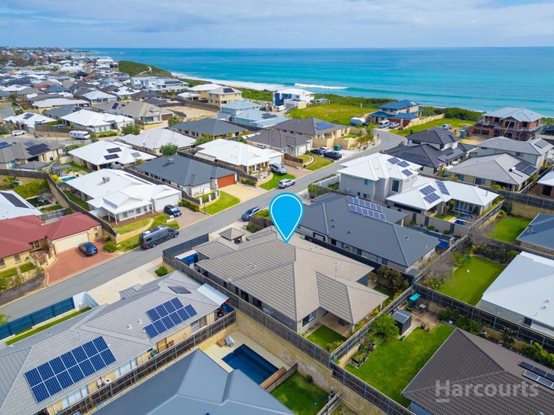 4 Seeana Pass, Halls Head WA 6210