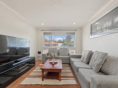 17 Nanovich Avenue, Girrawheen WA 6064