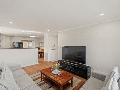 17 Nanovich Avenue, Girrawheen WA 6064