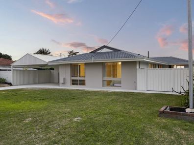 10 Ollis Street, Safety Bay WA 6169