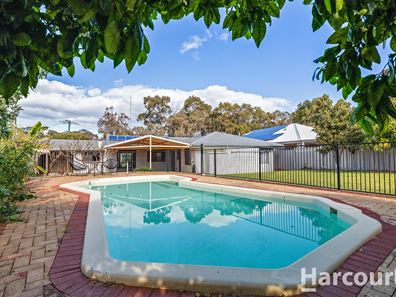 2 Redcliffe Road, Greenfields WA 6210