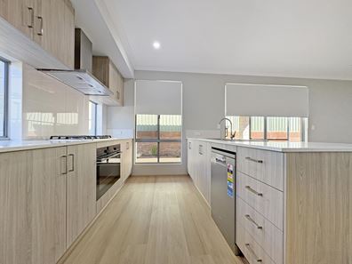 10 Tundra Cres, Henley Brook WA 6055