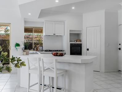 17 Freeland Way, Eden Hill WA 6054