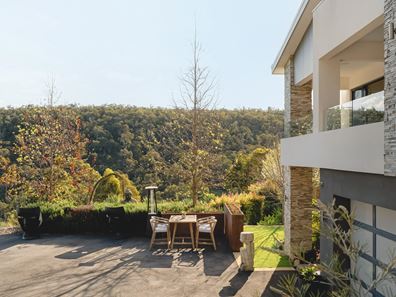 28 Barnes Road, Roleystone WA 6111