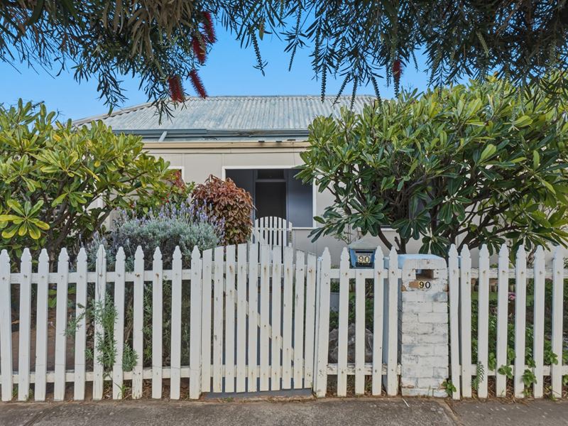 90 Francis Street, Beachlands WA 6530