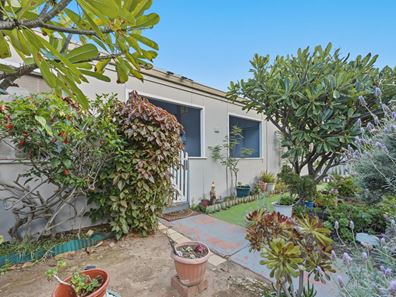 90 Francis Street, Beachlands WA 6530