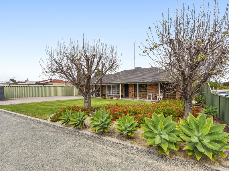 15 Peelwood Parade, Halls Head WA 6210