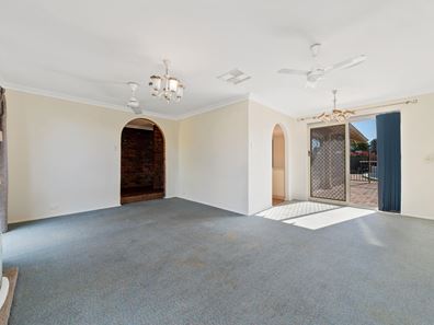 16 Orberry Place, Thornlie WA 6108