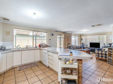 13 Jooleen Way, Thornlie WA 6108