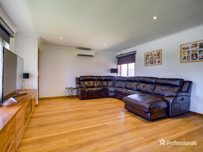 127 Kingfisher Avenue, Ballajura WA 6066