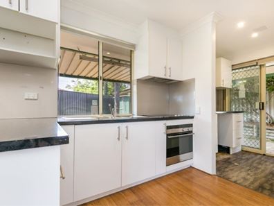 4/16 Rambutan Place, South Lake WA 6164