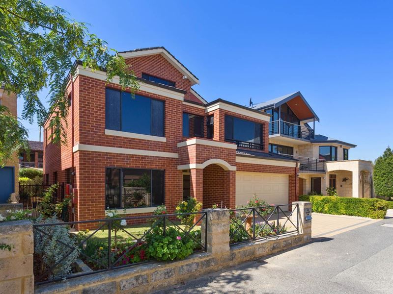 4 Delamere Lane, Beaconsfield WA 6162