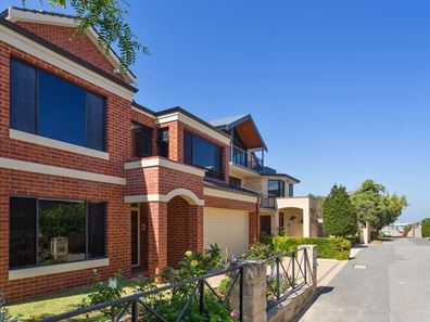 4 Delamere Lane, Beaconsfield WA 6162