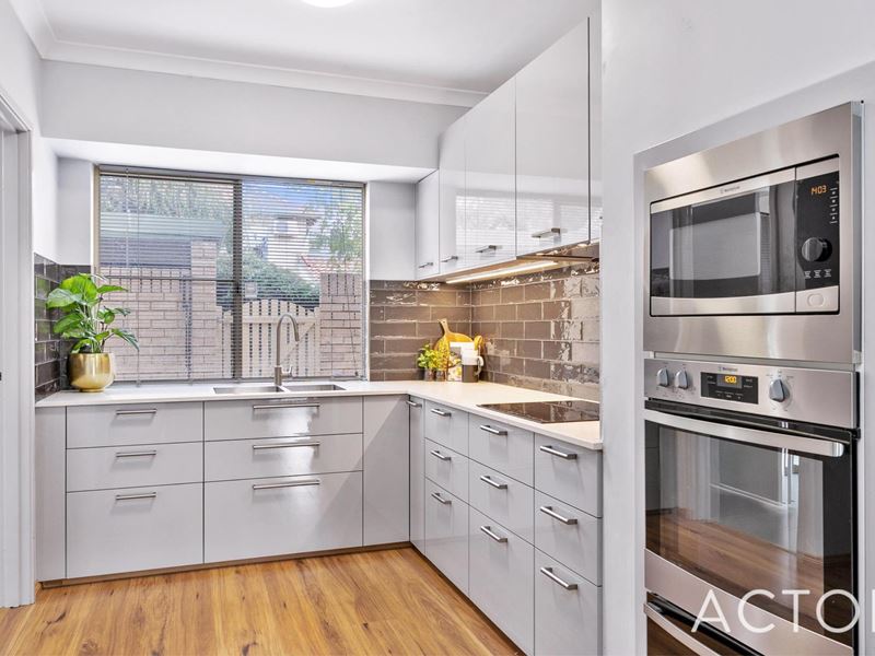 8/2 Railton Place, Dianella