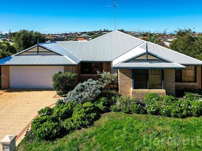 10 Sandy Cove, Halls Head WA 6210