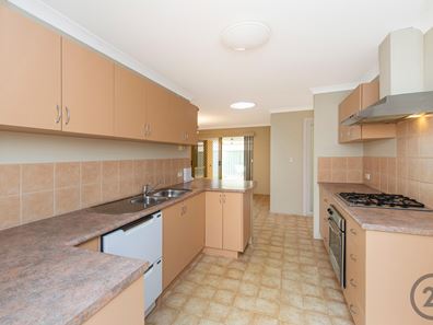 14 Saffron Loop, Falcon WA 6210