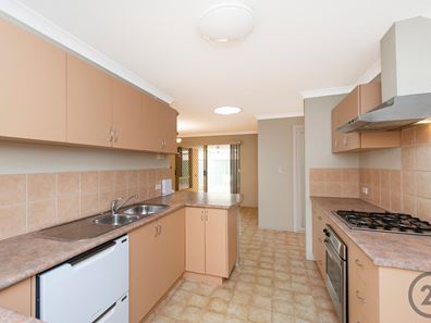 14 Saffron Loop, Falcon WA 6210