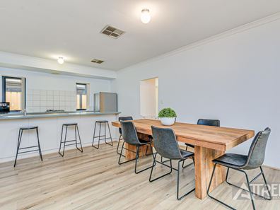 5 Plymouth Corner, Success WA 6164