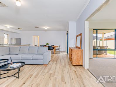5 Plymouth Corner, Success WA 6164