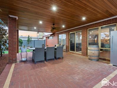 8 Knoop Drive, Byford WA 6122