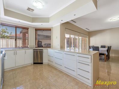 13 Tremont Gardens, Canning Vale WA 6155