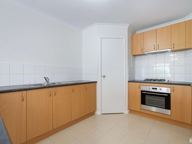 35/135 Challis Road, Seville Grove WA 6112