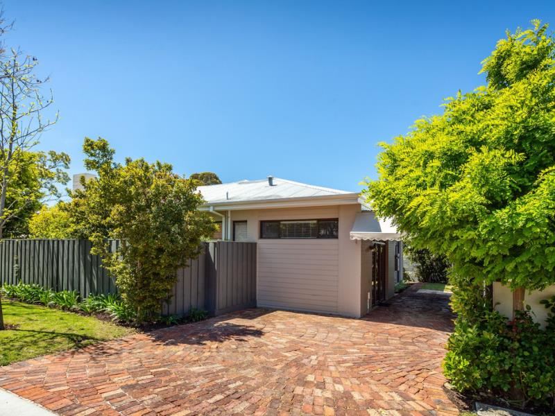 16 Dunbar Road, Claremont