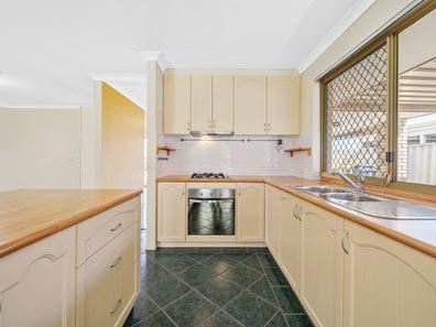 28 Seminole Gardens, Seville Grove WA 6112