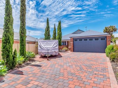 5A Tocoma Court, Meadow Springs WA 6210