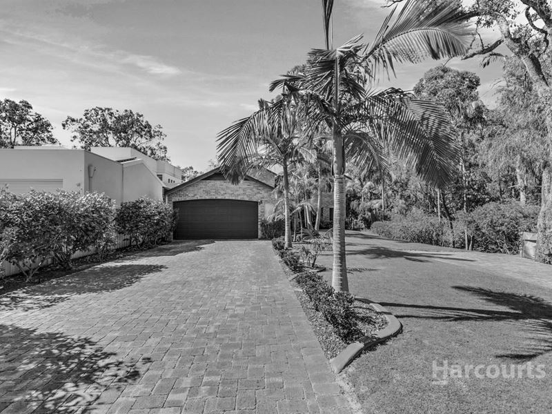 35 Rodoreda Crescent, Ravenswood