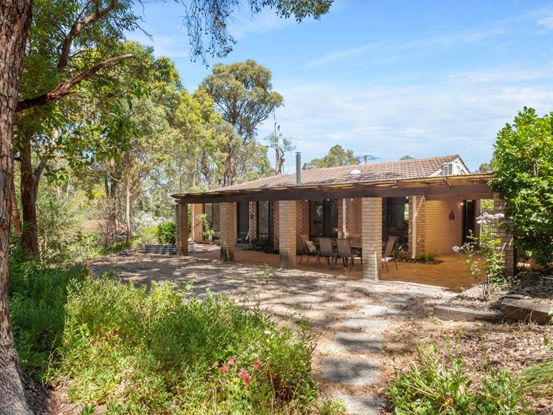 8 Council Road, Mundaring