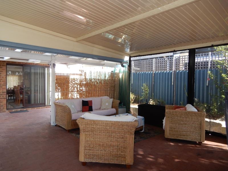 15 Vista Close, Edgewater