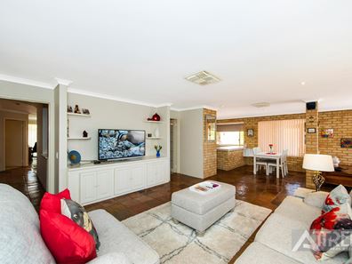 11 The Crest, Canning Vale WA 6155