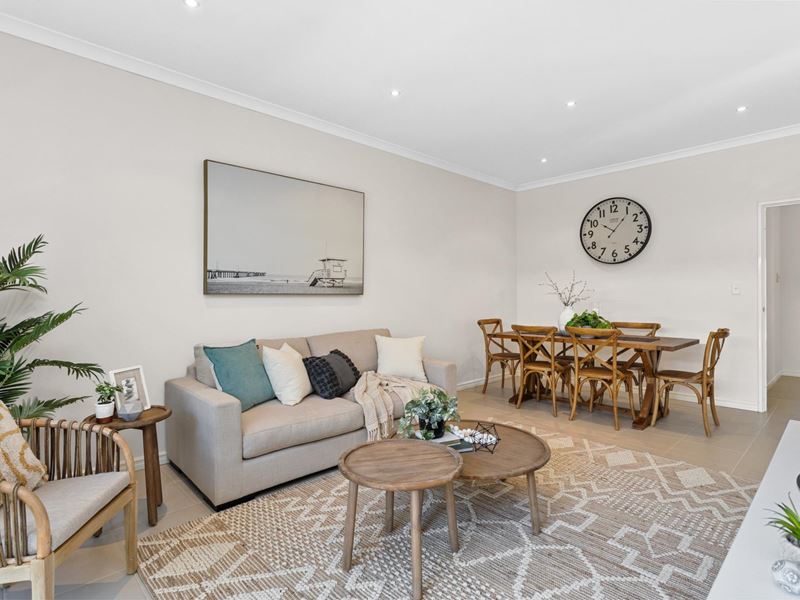 8 Oxted  Link, Butler