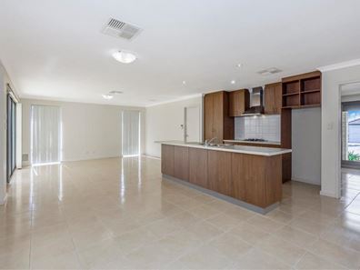 10 Battrass Loop, Baldivis WA 6171