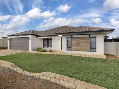 27 Windward Way, Drummond Cove WA 6532