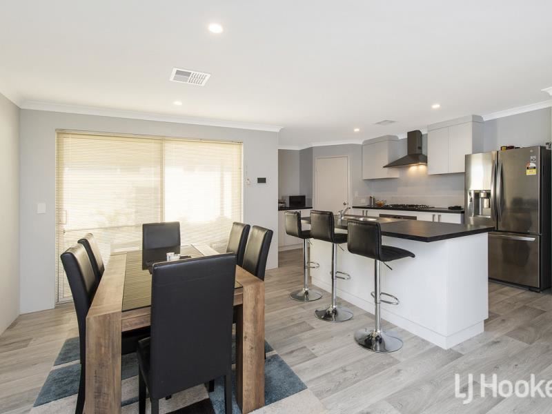 90 Eleanore Drive, Madora Bay