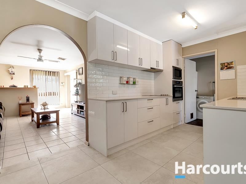 16 Chiton Place, Heathridge
