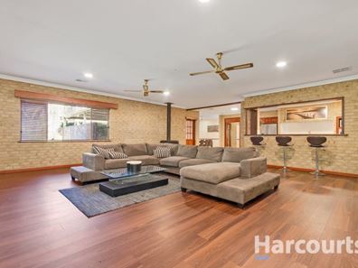 71 Shillington Way, Wanneroo WA 6065