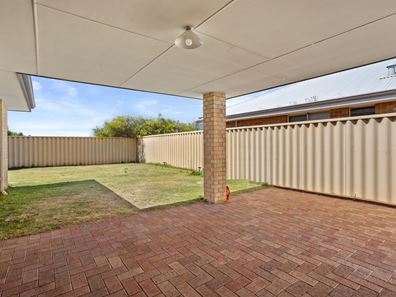 1 Neslite Road, Dalyellup WA 6230