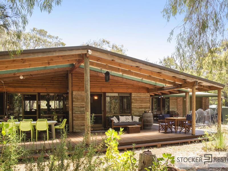 17 Warrior Way, Molloy Island