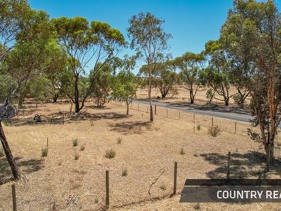 65 Muluckine Road, Northam WA 6401