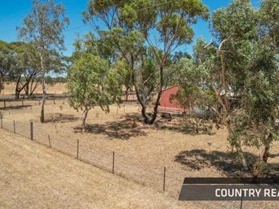 65 Muluckine Road, Northam WA 6401