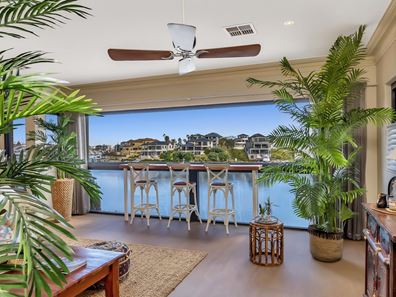 8A Kings Lynn Rise, Mindarie WA 6030