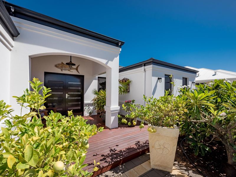 140 Glenfield Beach Drive, Glenfield