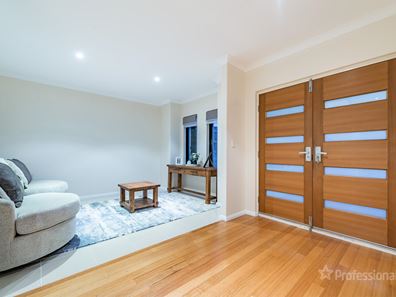 5 Kage Entrance, Mindarie WA 6030