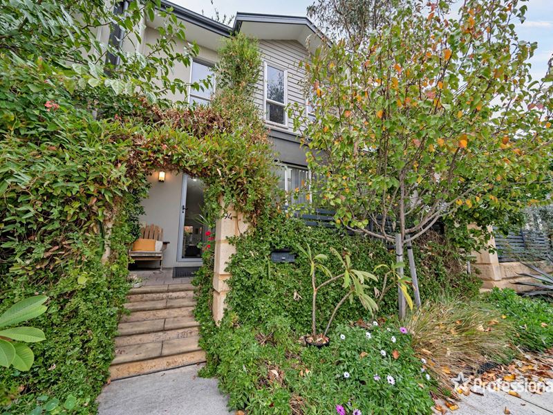 94 Strinesdale Boulevard, Aveley
